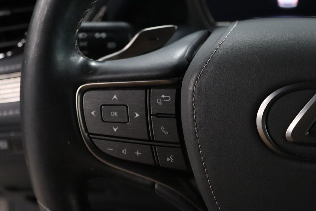 2018 Lexus LS Image 28