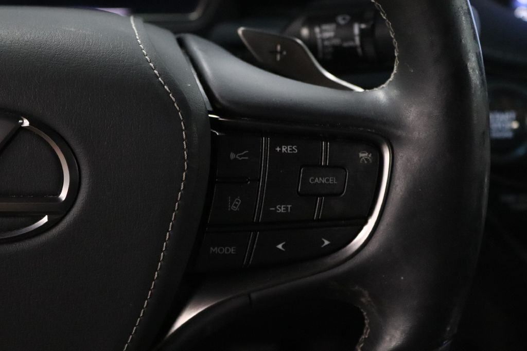 2018 Lexus LS Image 29