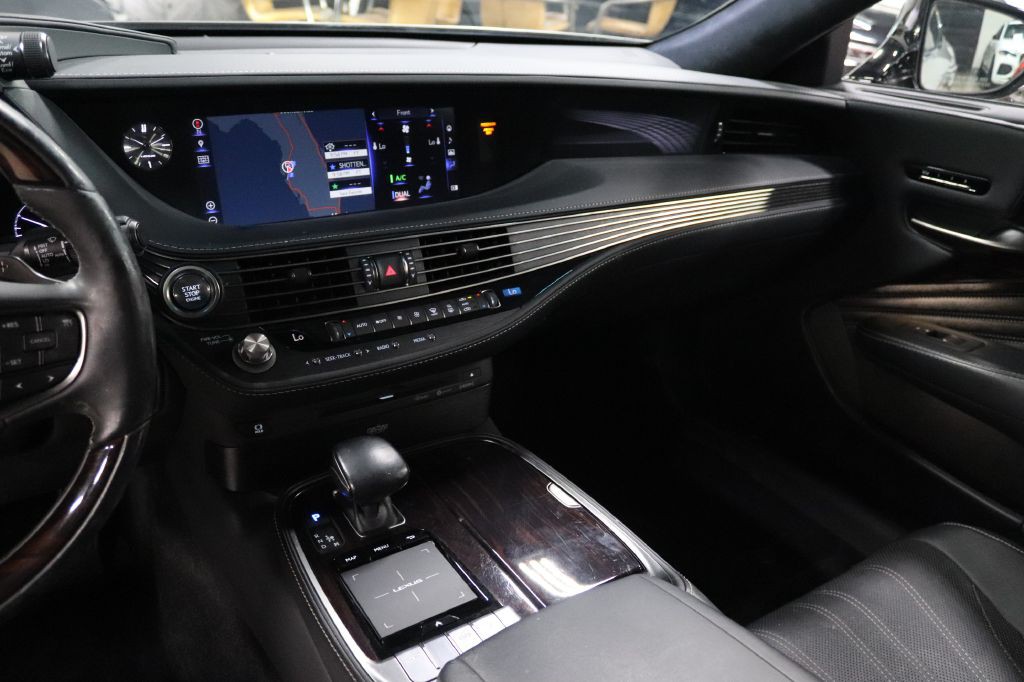 2018 Lexus LS Image 30