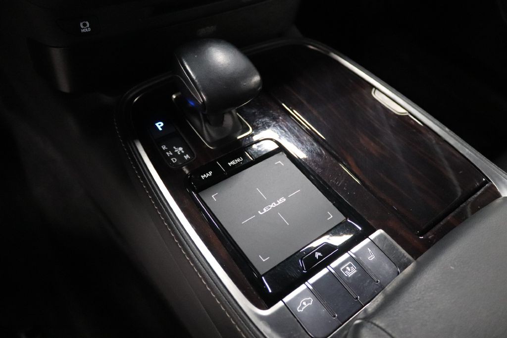 2018 Lexus LS Image 31
