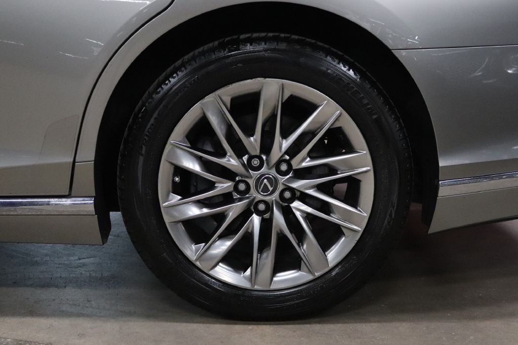 2018 Lexus LS Image 38