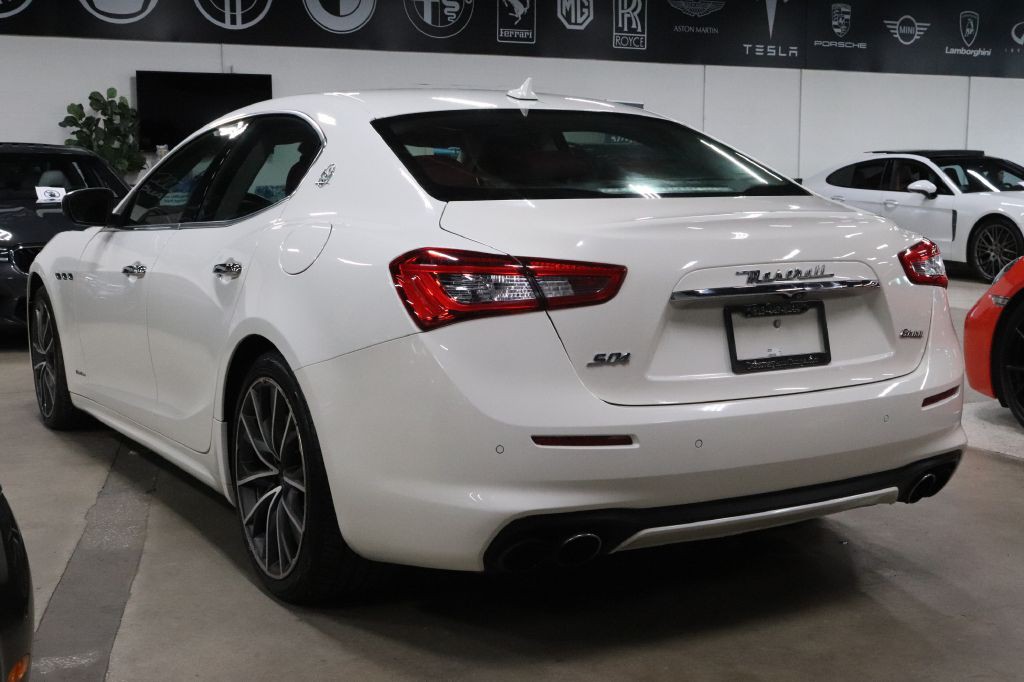 2019 Maserati Ghibli Image 3
