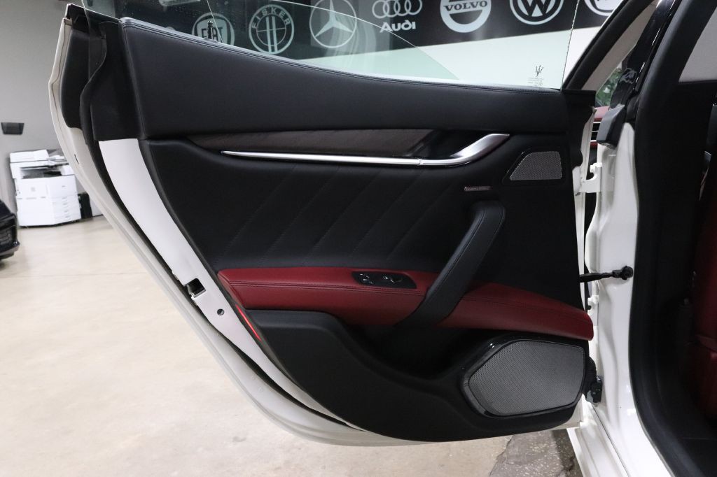 2019 Maserati Ghibli Image 20