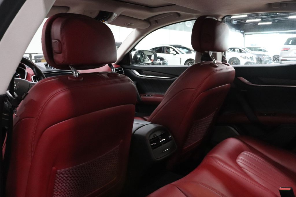 2019 Maserati Ghibli Image 21