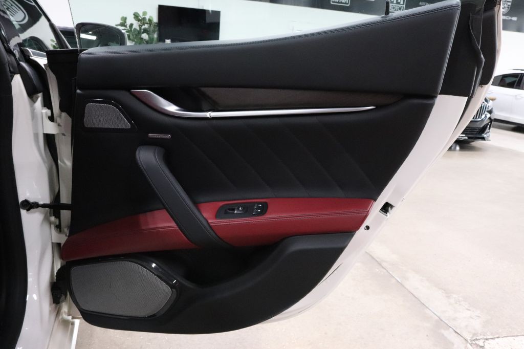 2019 Maserati Ghibli Image 25