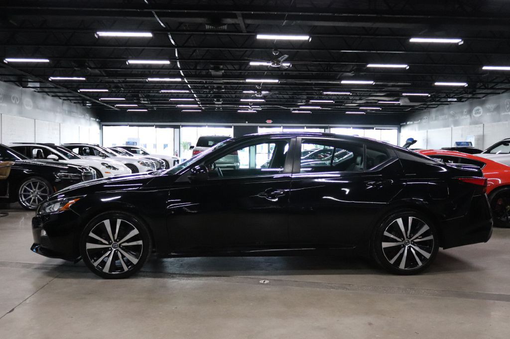 2019 Nissan Altima Image 2