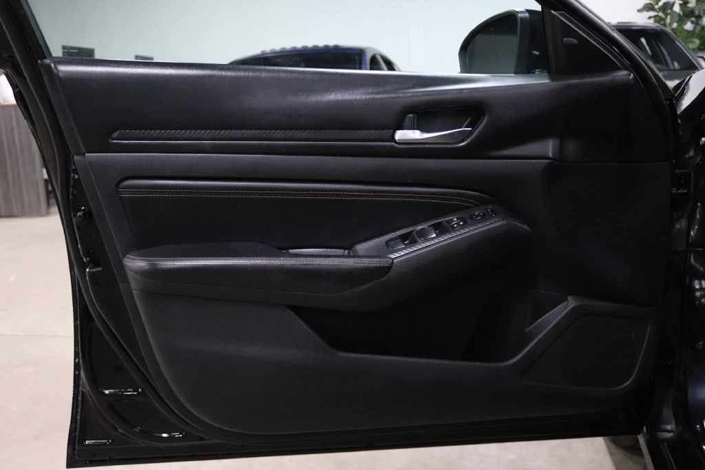 2019 Nissan Altima Image 9