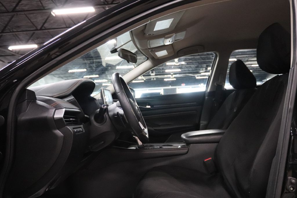 2019 Nissan Altima Image 10