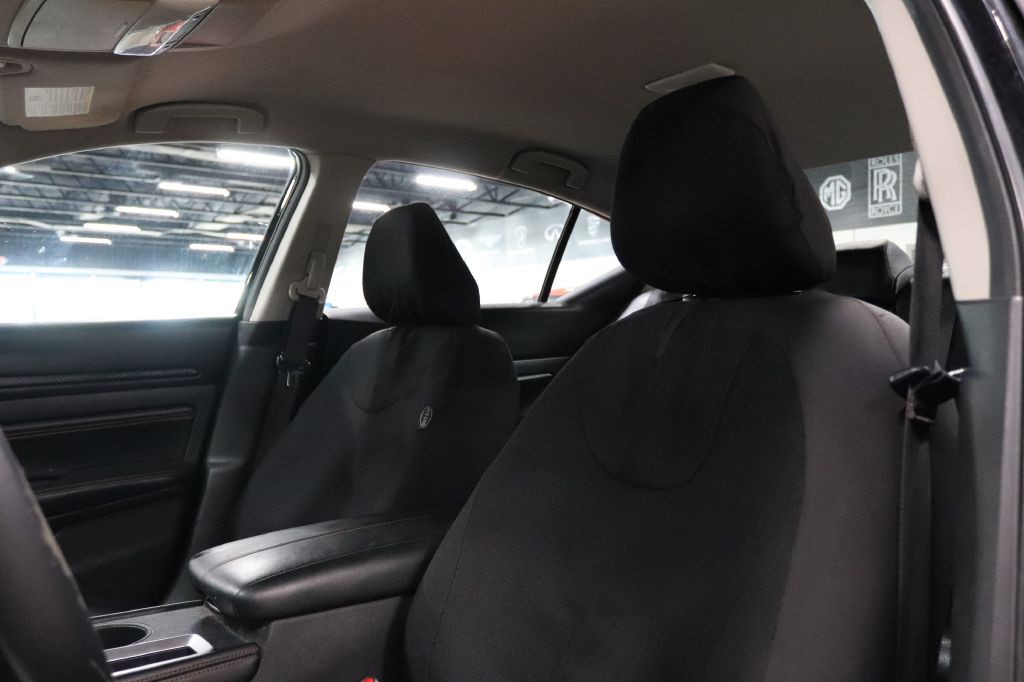 2019 Nissan Altima Image 11
