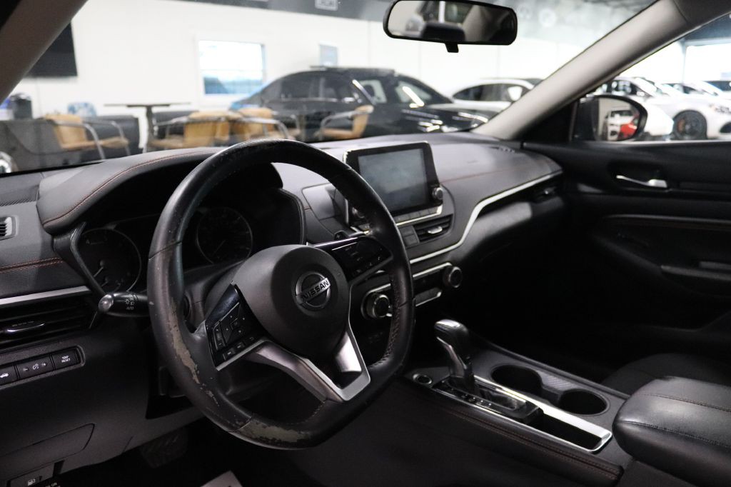 2019 Nissan Altima Image 12