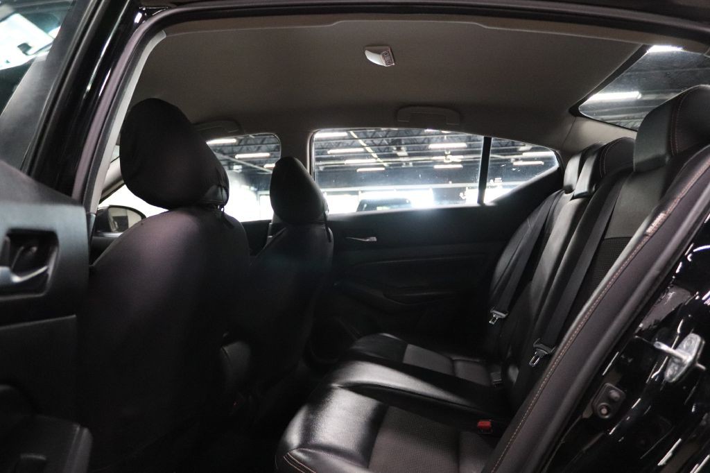 2019 Nissan Altima Image 14