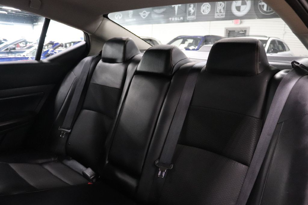 2019 Nissan Altima Image 15