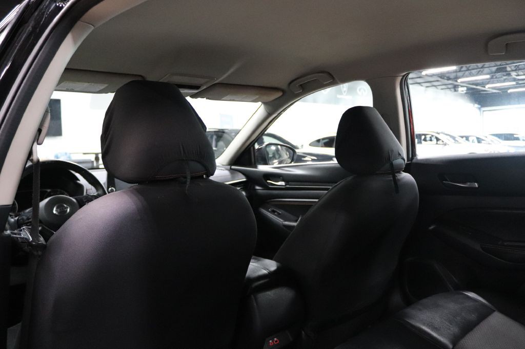 2019 Nissan Altima Image 16