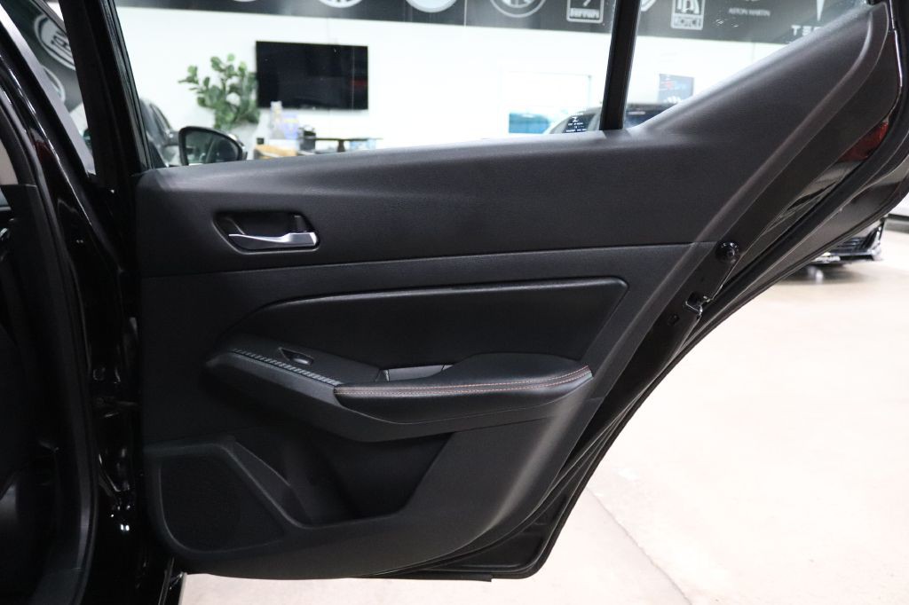 2019 Nissan Altima Image 18