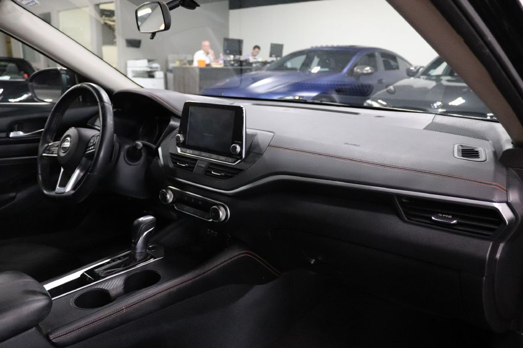 2019 Nissan Altima Image 25