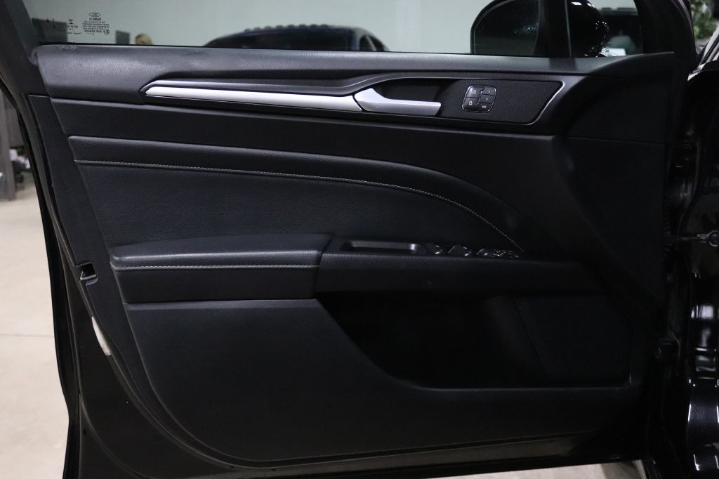 2020 Ford Fusion Image 10