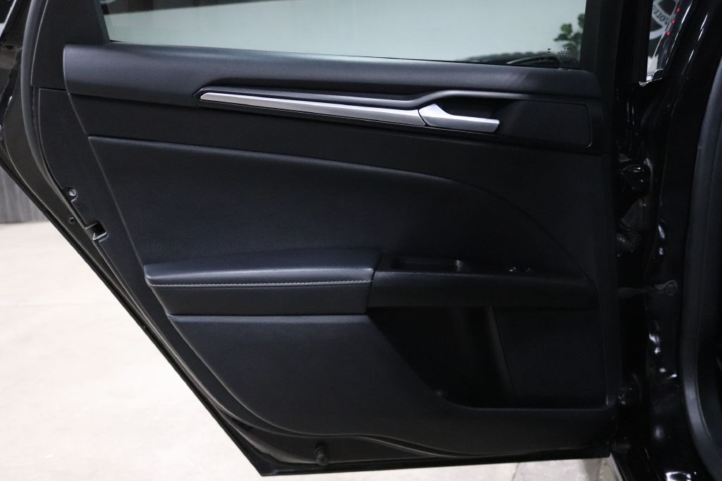 2020 Ford Fusion Image 14