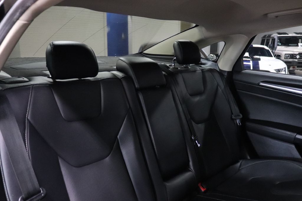 2020 Ford Fusion Image 20