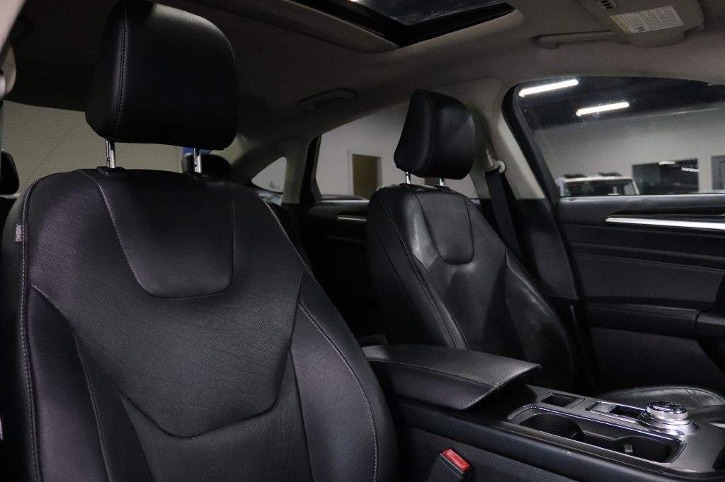 2020 Ford Fusion Image 24
