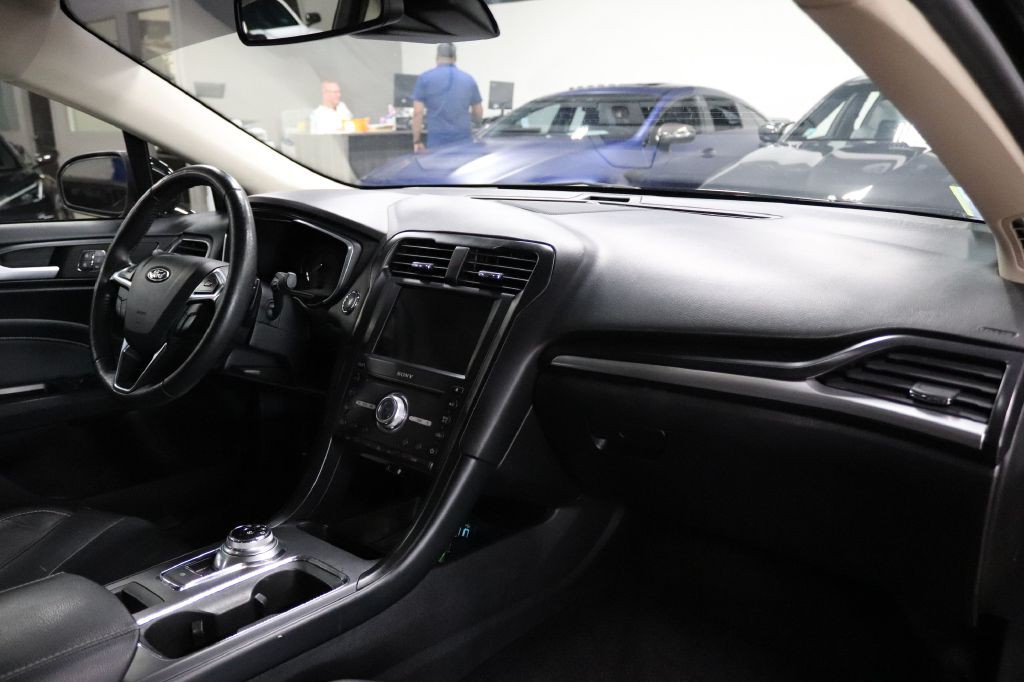 2020 Ford Fusion Image 25