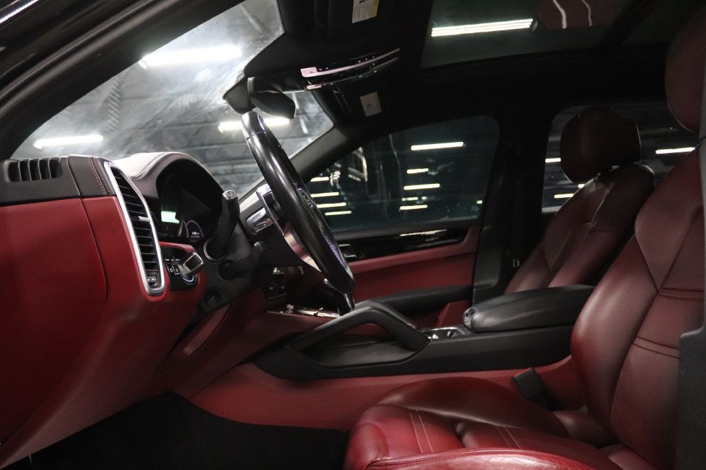 2019 Porsche Cayenne Image 10
