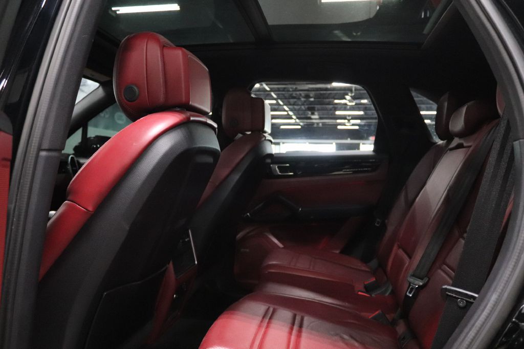 2019 Porsche Cayenne Image 14