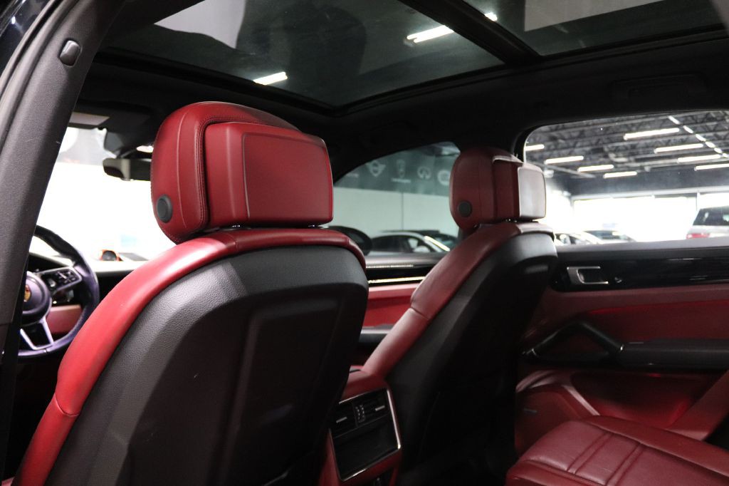 2019 Porsche Cayenne Image 16