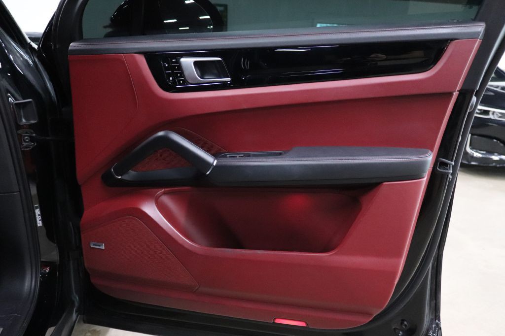2019 Porsche Cayenne Image 22