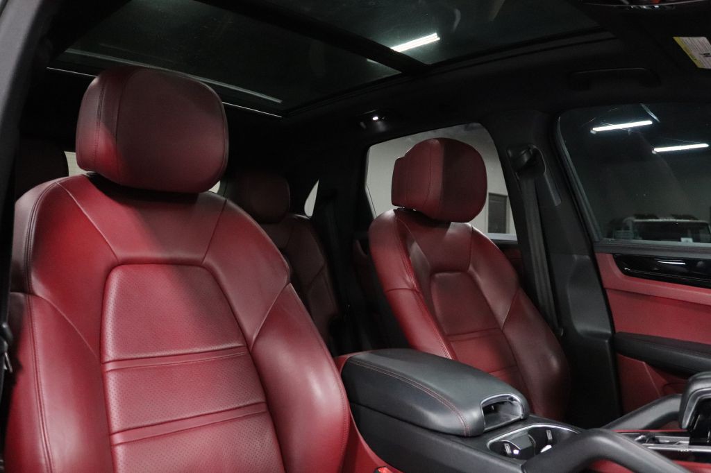 2019 Porsche Cayenne Image 24