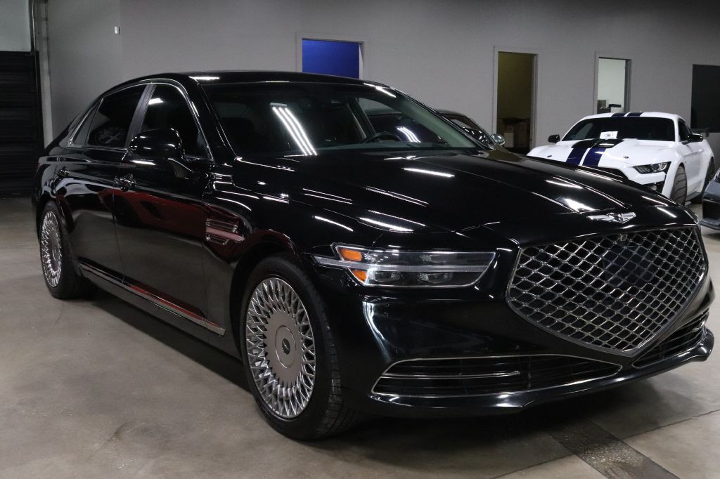 2020 Genesis G90 Image 6
