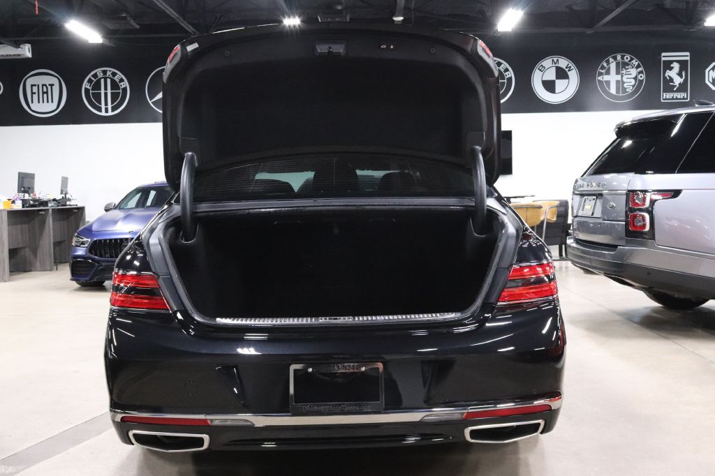 2020 Genesis G90 Image 24