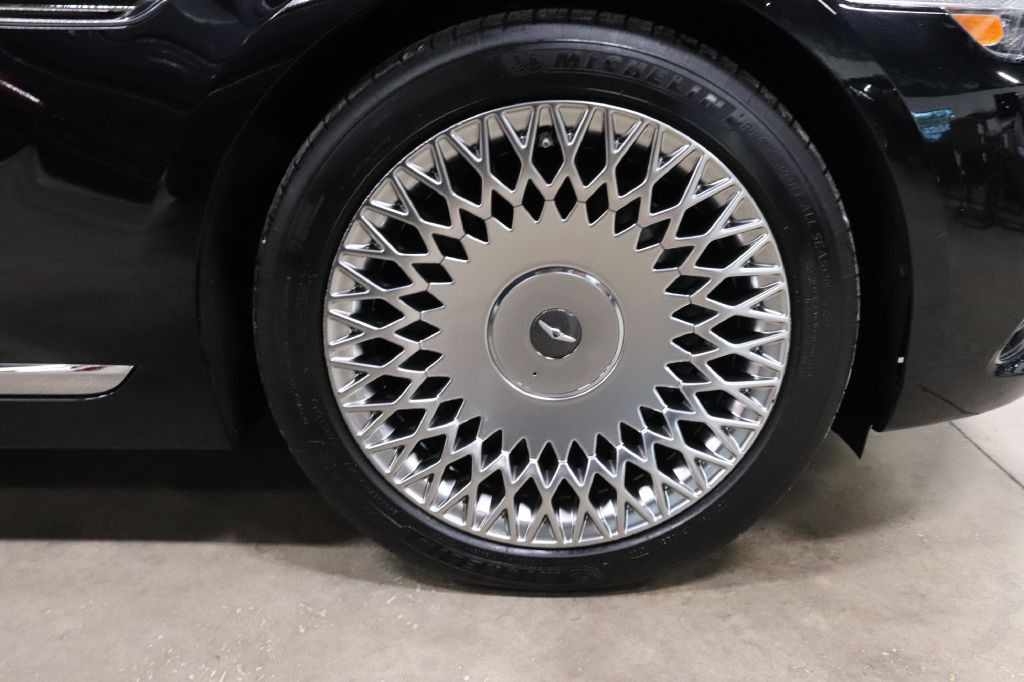 2020 Genesis G90 Image 36