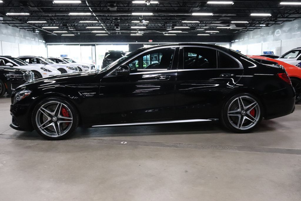 2016 Mercedes-Benz C-Class Image 2