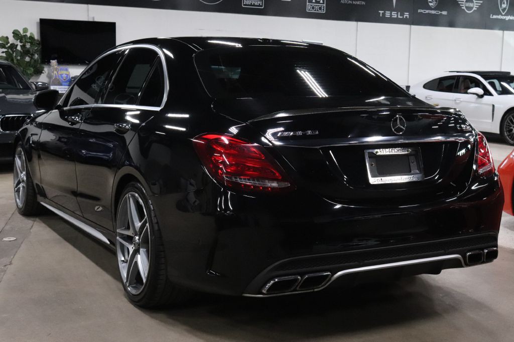 2016 Mercedes-Benz C-Class Image 3