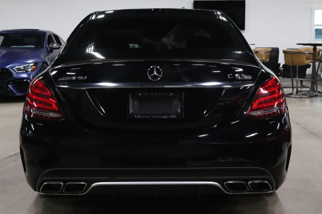 2016 Mercedes-Benz C-Class Image 4