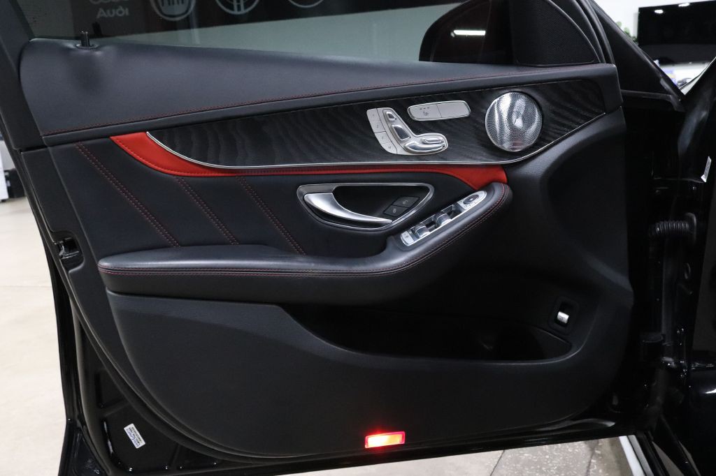 2016 Mercedes-Benz C-Class Image 9