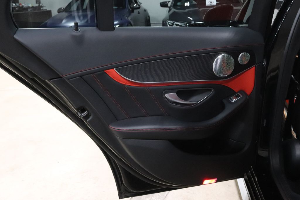 2016 Mercedes-Benz C-Class Image 21