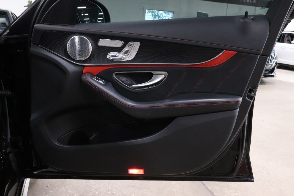 2016 Mercedes-Benz C-Class Image 29