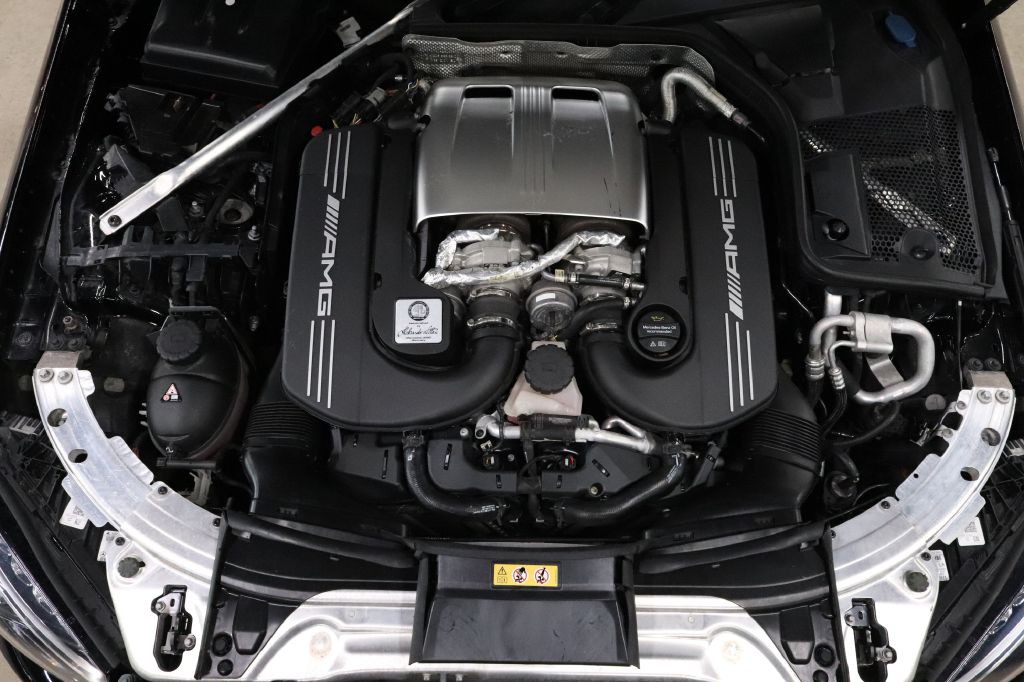 2016 Mercedes-Benz C-Class Image 32