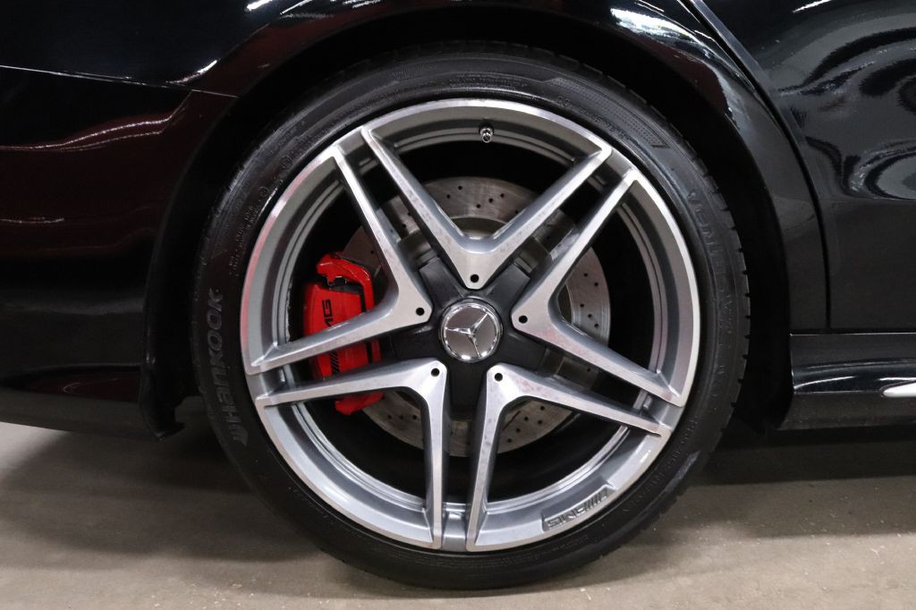 2016 Mercedes-Benz C-Class Image 35