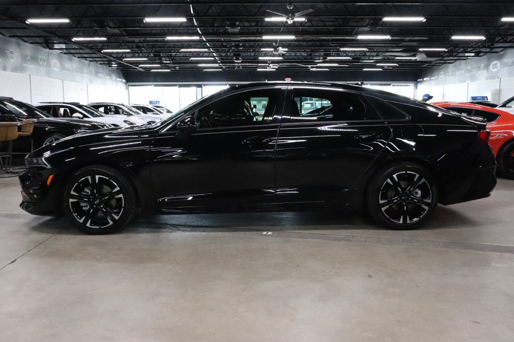 2021 Kia K5 Image 2