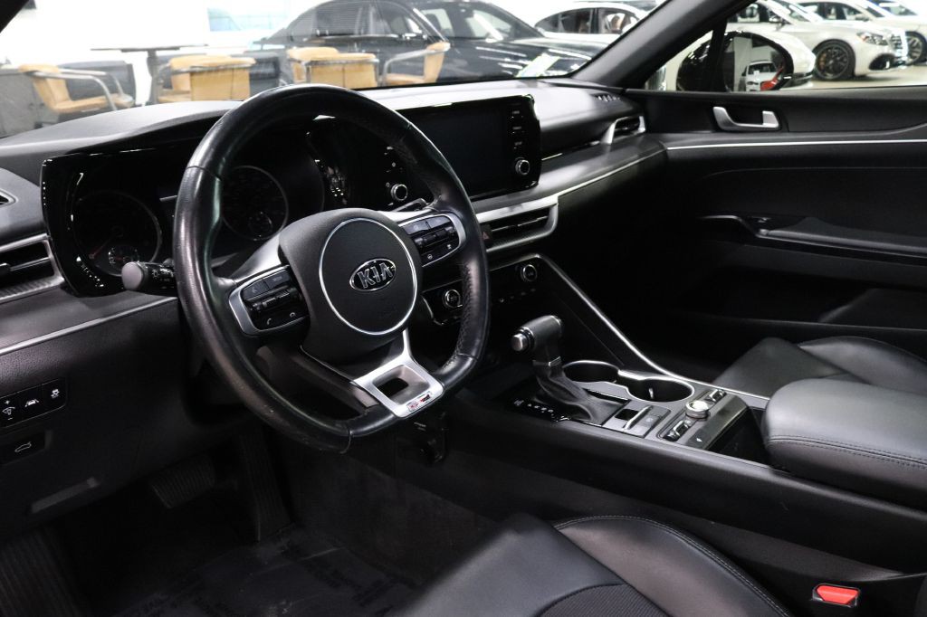 2021 Kia K5 Image 10