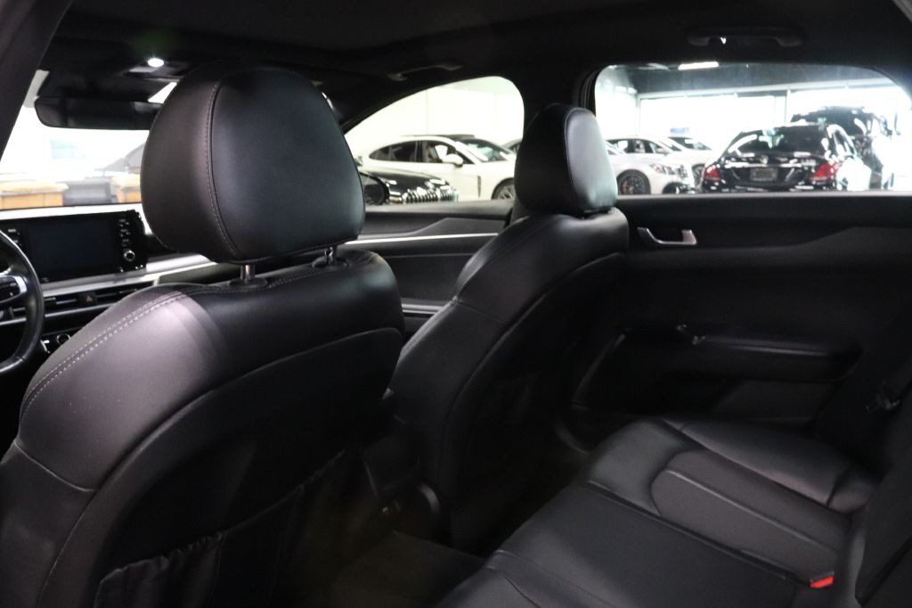 2021 Kia K5 Image 22