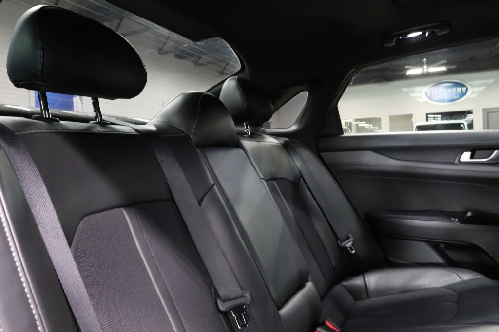 2021 Kia K5 Image 28