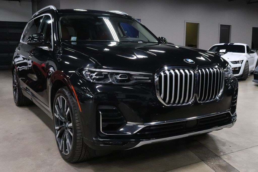 2022 BMW X7 Image 7