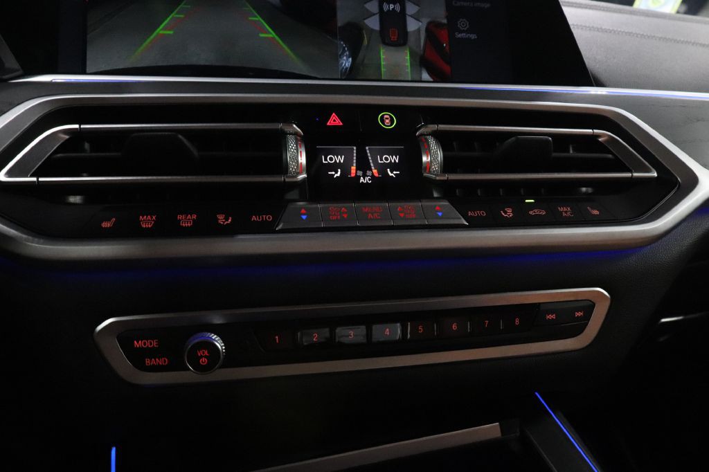2022 BMW X7 Image 17