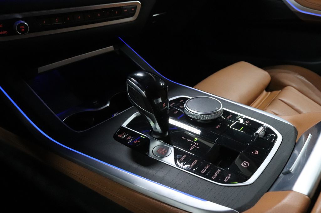 2022 BMW X7 Image 18