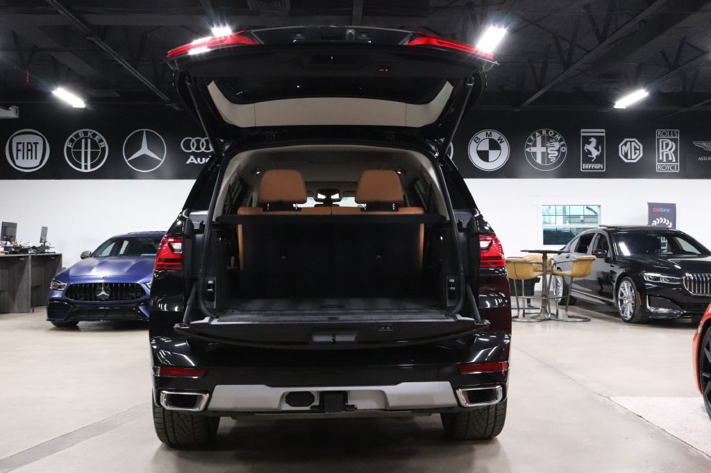 2022 BMW X7 Image 25