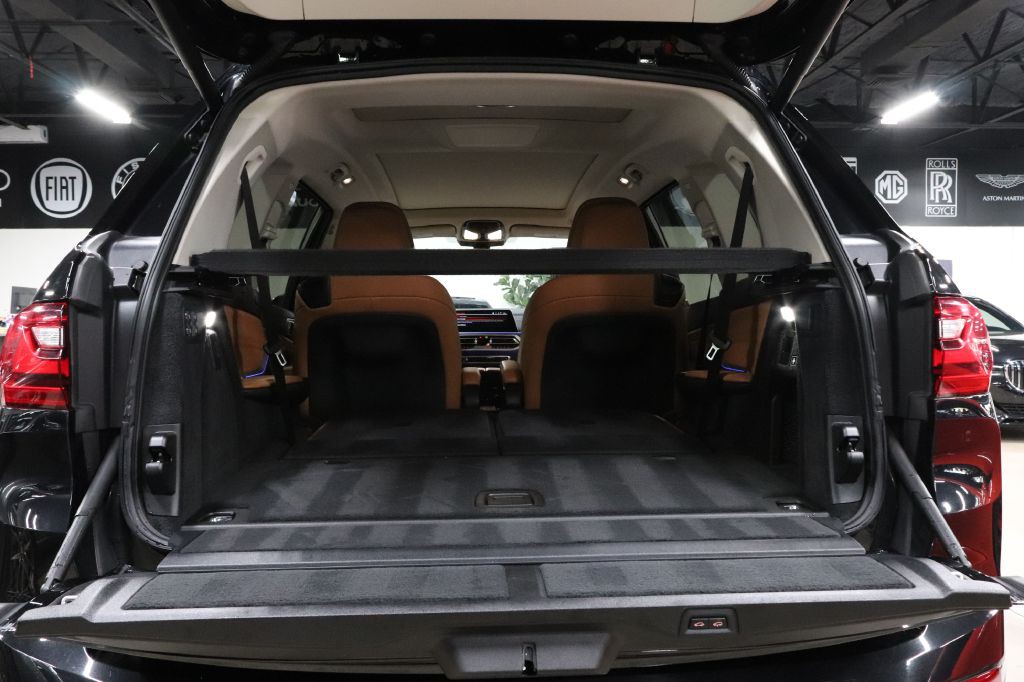 2022 BMW X7 Image 27
