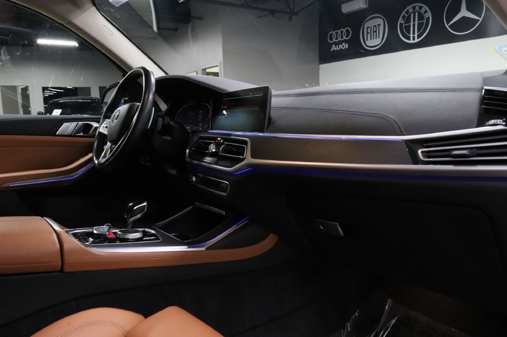 2022 BMW X7 Image 33